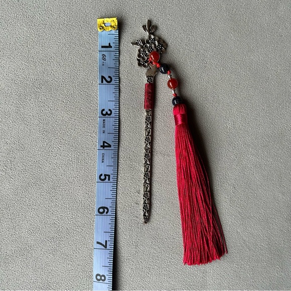 Metal Bookmark ~ Flower Design ~ Red Tassel with Beads ~ Brand New! - Picture 7 of 10